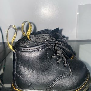 Scuffed in the front, view pictures carefully.